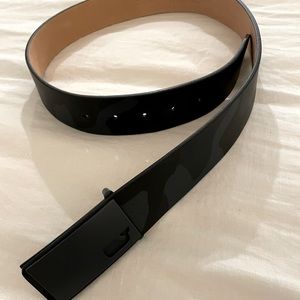 Men’s size medium Vineyard Vines black leather belt. NWOT